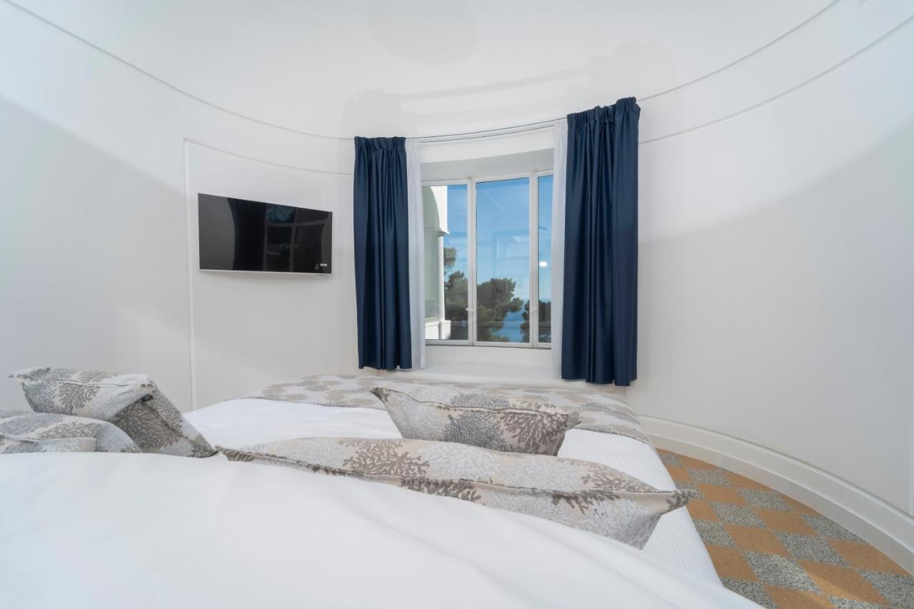 Deluxe Double Room with Balcony and Sea View