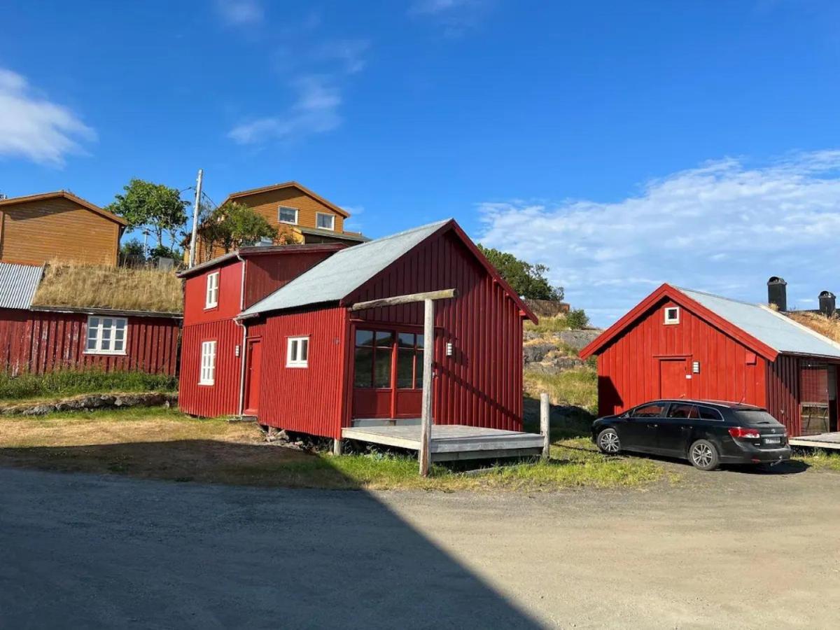 Rorbu i fiskeværet Ballstad - B&B