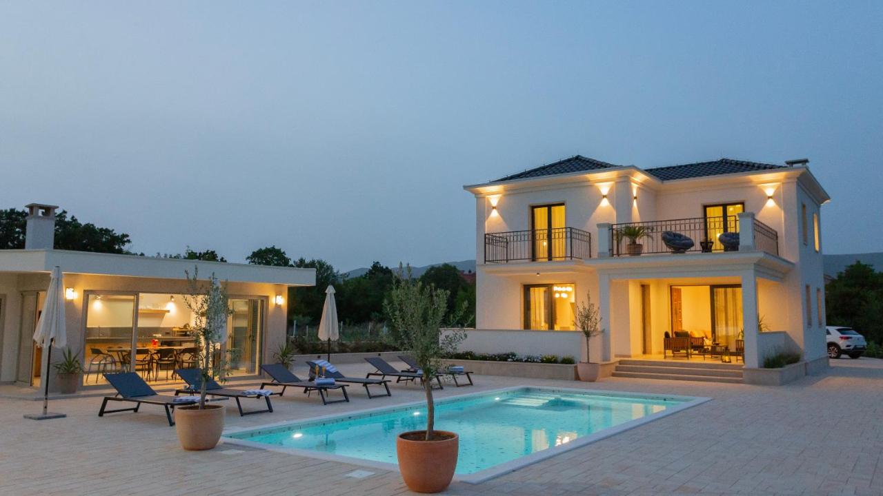 Luxury Villa Decima near Split - Pool & Tennis Retreat - Ferienwohnung Duga Međa