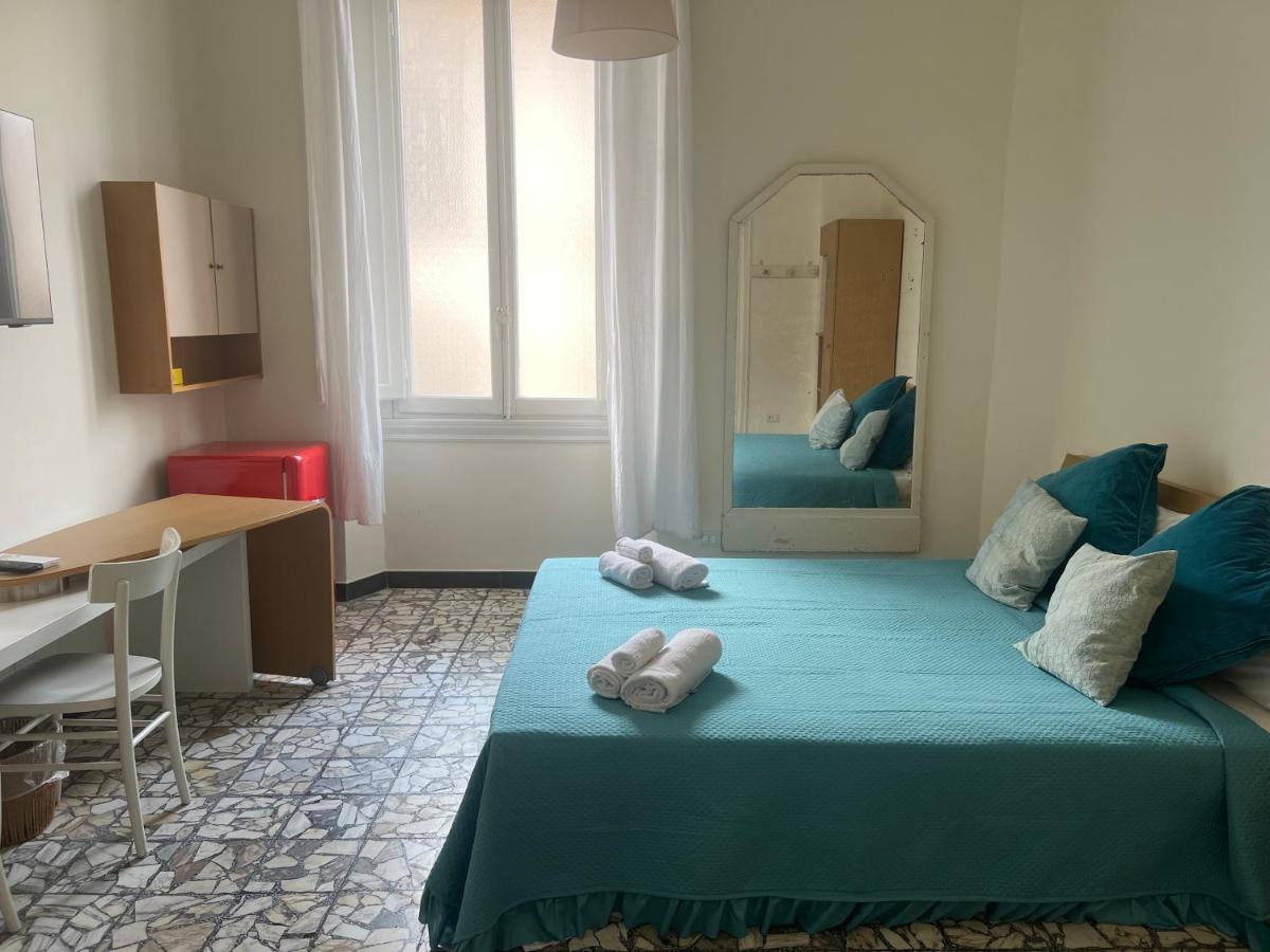 Double Room with Private External Bathroom