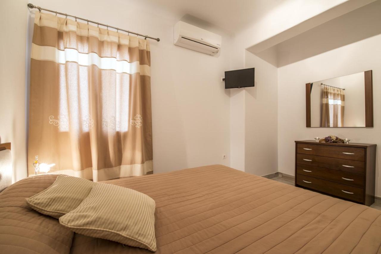 One-Bedroom Apartment with Sea View