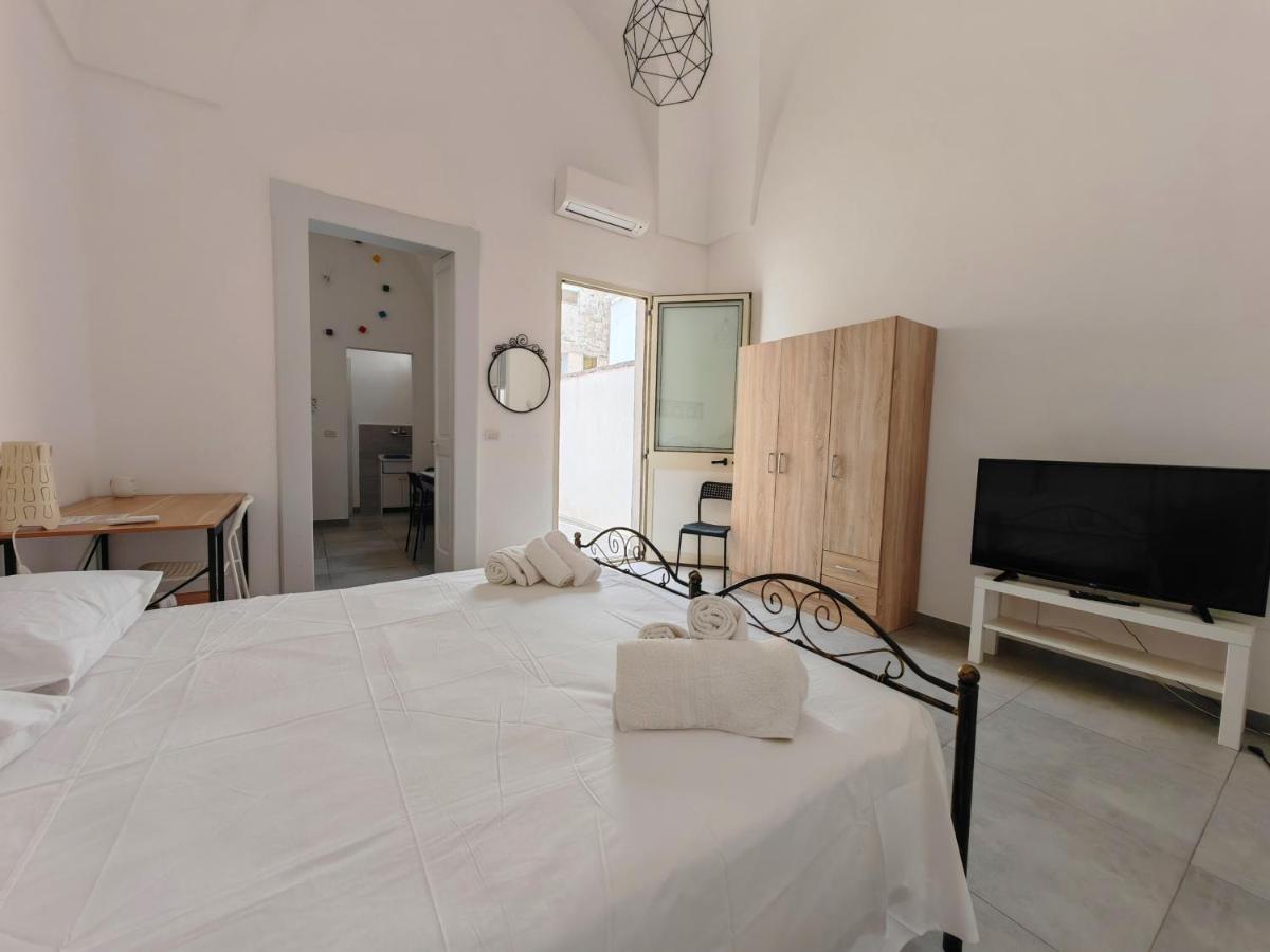 Dieci antico - Casa indipendente a due passi da Porta Rudiae - B&B