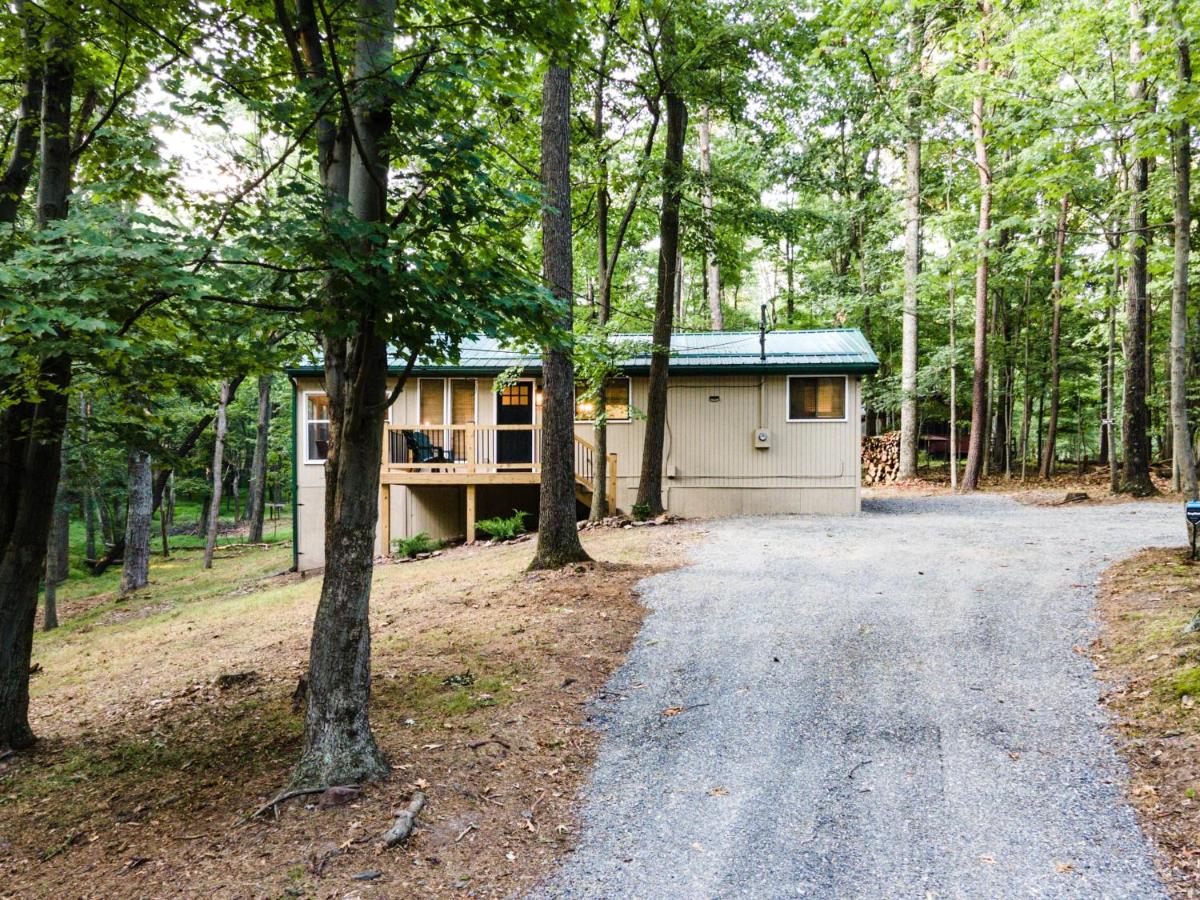 Modern w Hot Tub, Sauna, WiFi, Fire Pit, Grill, Deck - B&B