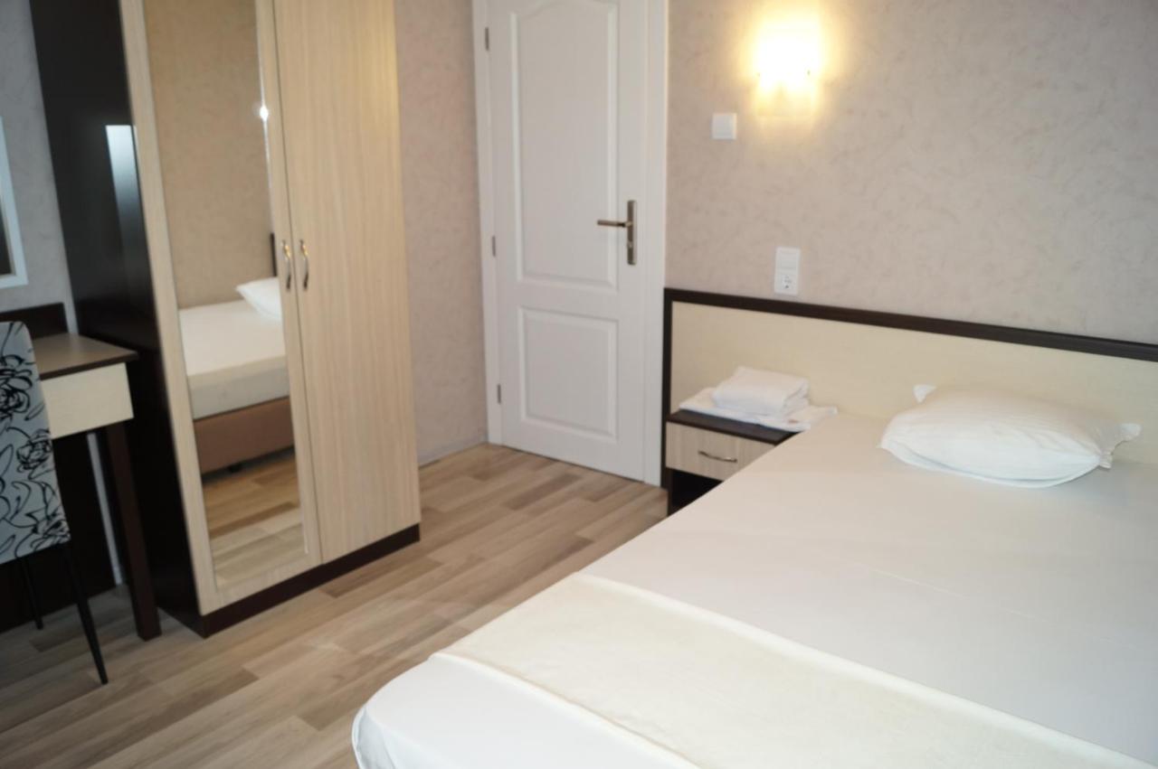 Apart Hotel Central - B&B Momchilgrad