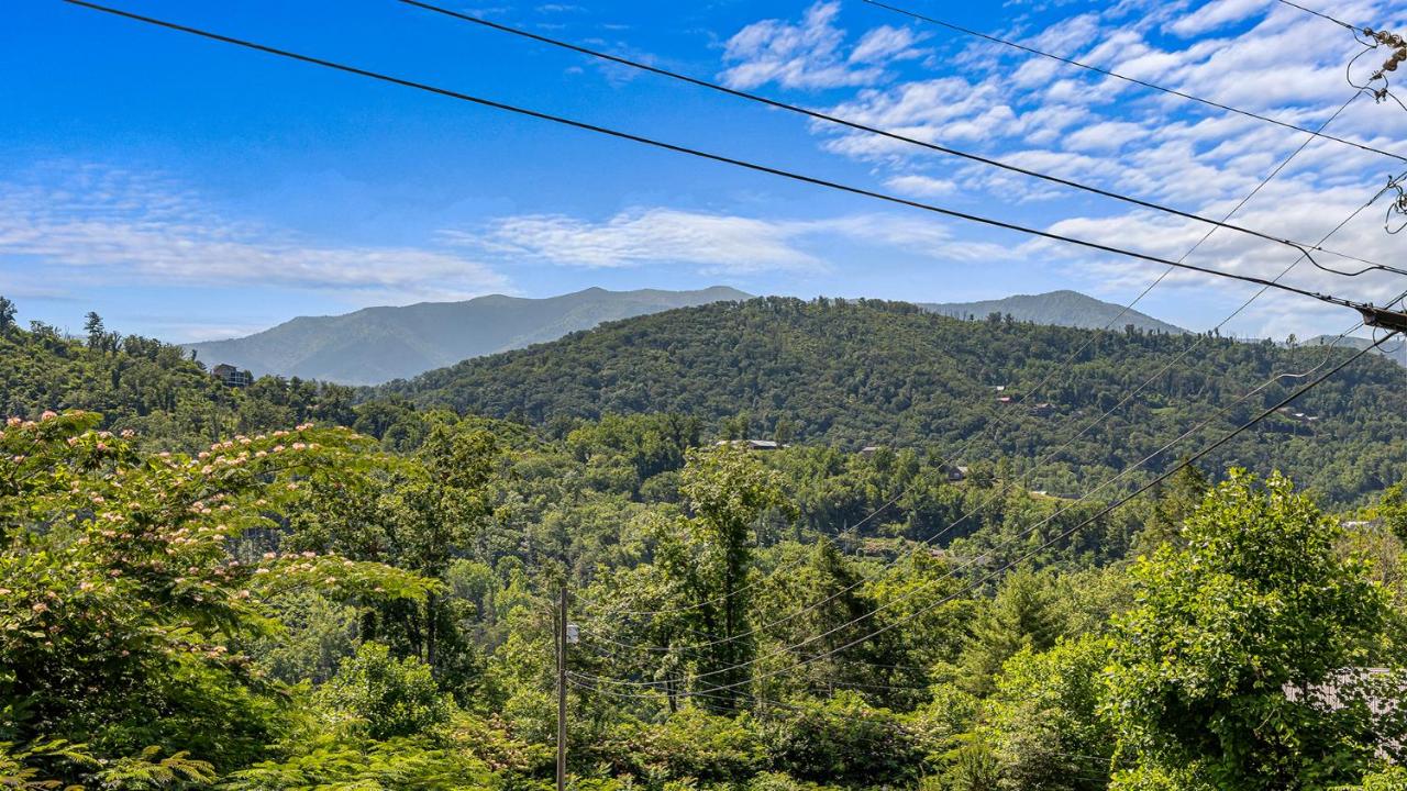 Bear Crossing - B&B Gatlinburg