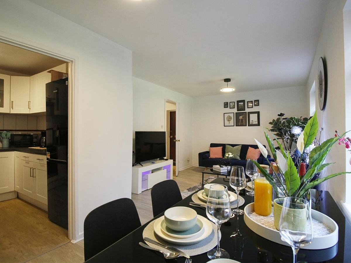 2BDR Flat RG1 - Free Open Parking - B&B