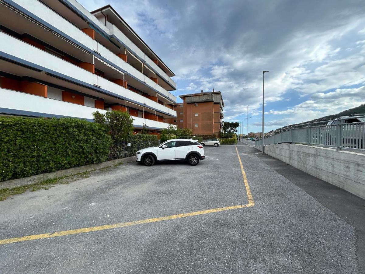 Moderno con Bici Incluse e Terrazzo per Colazioni - B&B Marina di Andora