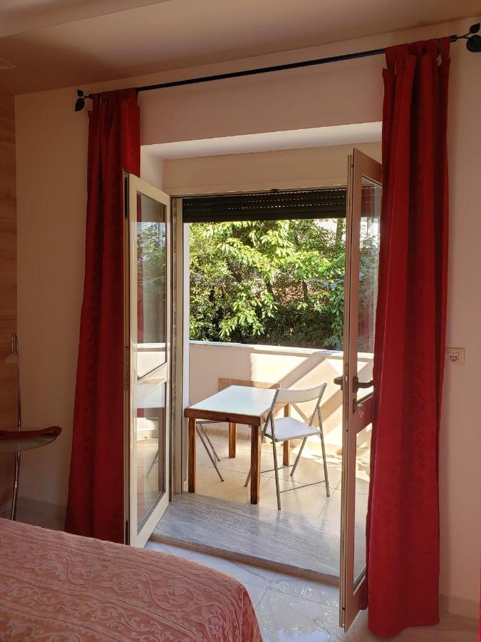 Art Gallery Apartments 2 - Bed and Breakfast Tirana