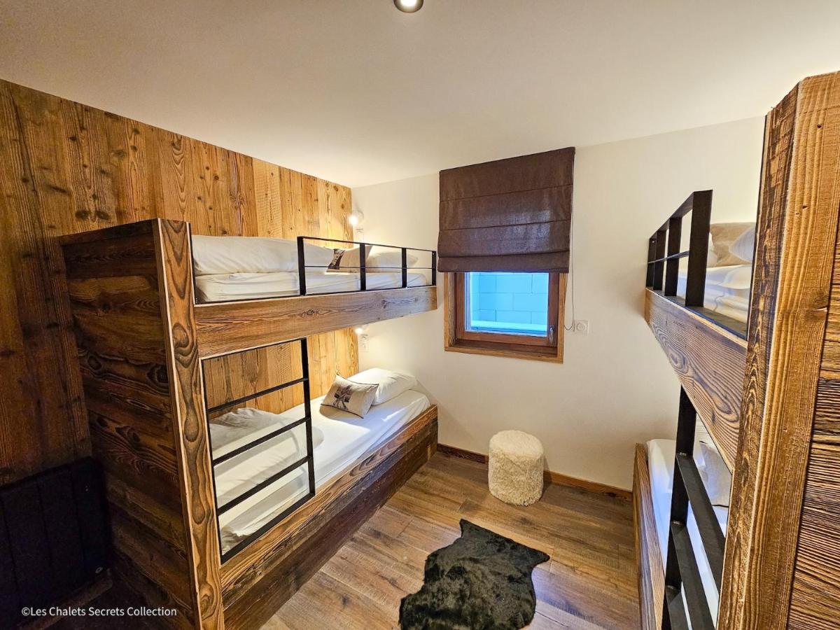 Three-Bedroom Apartment with Mountain View