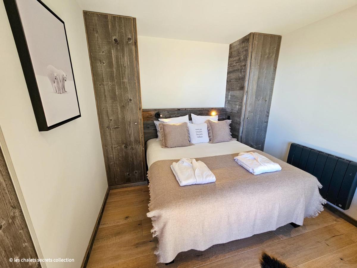 Two-Bedroom Apartment with Mountain View