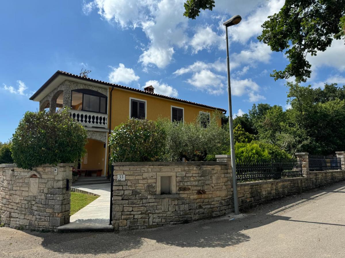 Apartman Edo - Bed and Breakfast Sveti Lovreč