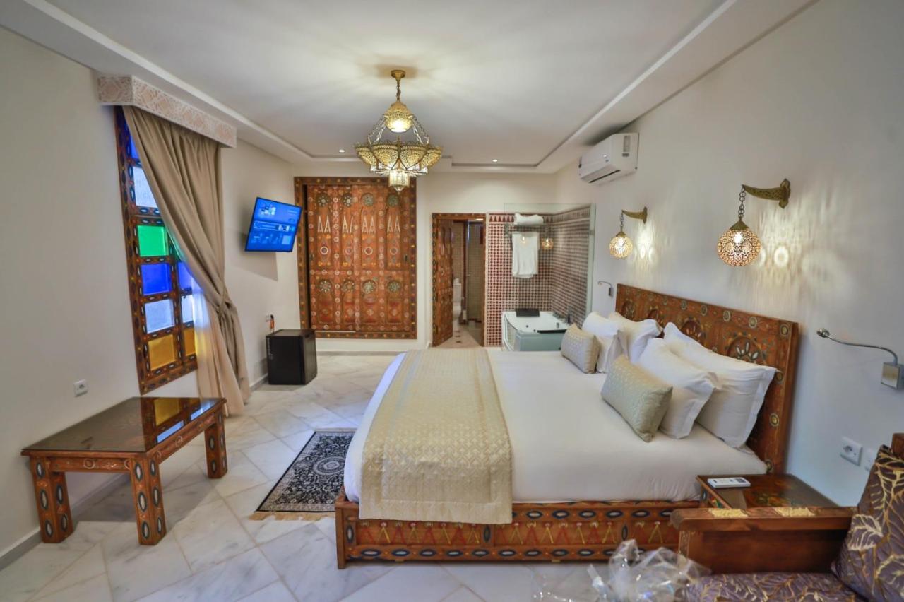 Suite with Hot Tub