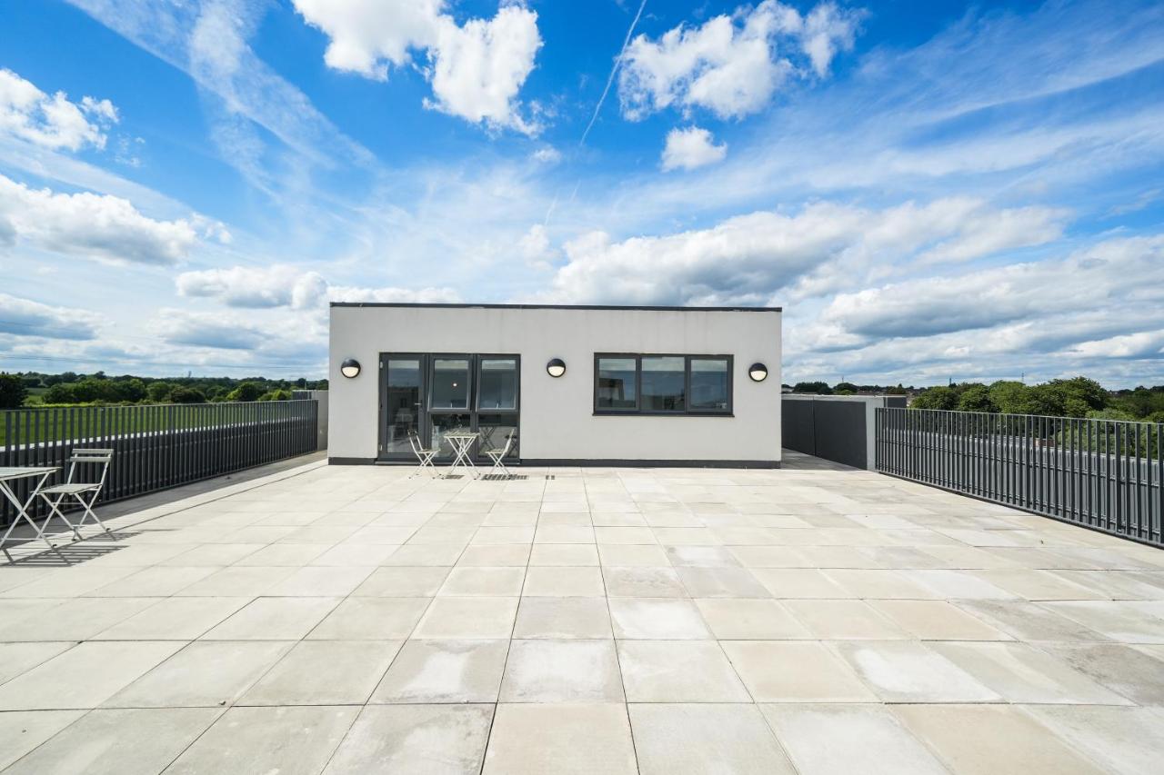 Brand New 2 and 1 Bed Luton Apartments - B&B