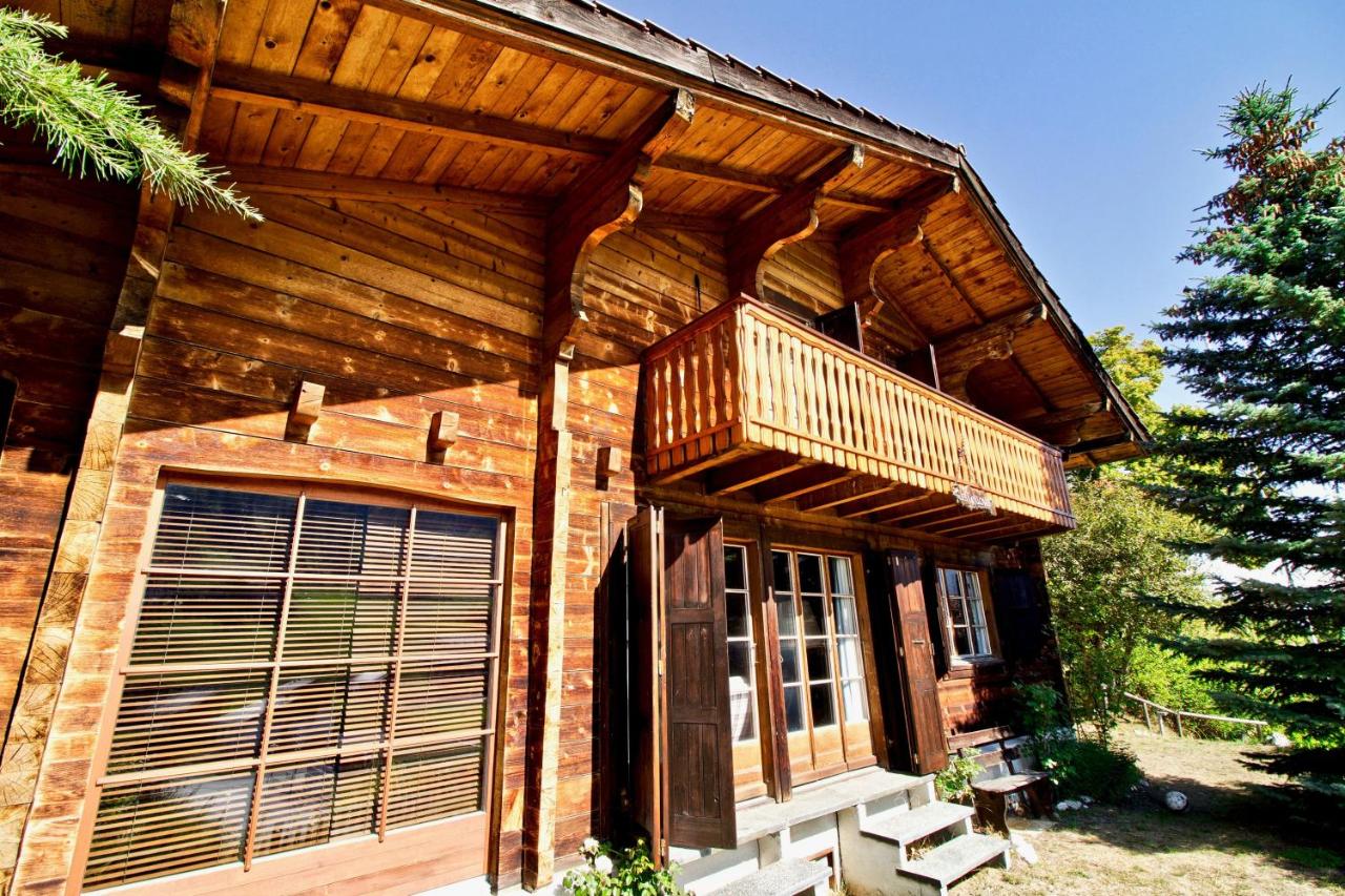 Magnifique chalet familial pour 10 personnes au coeur de Nax - B&B