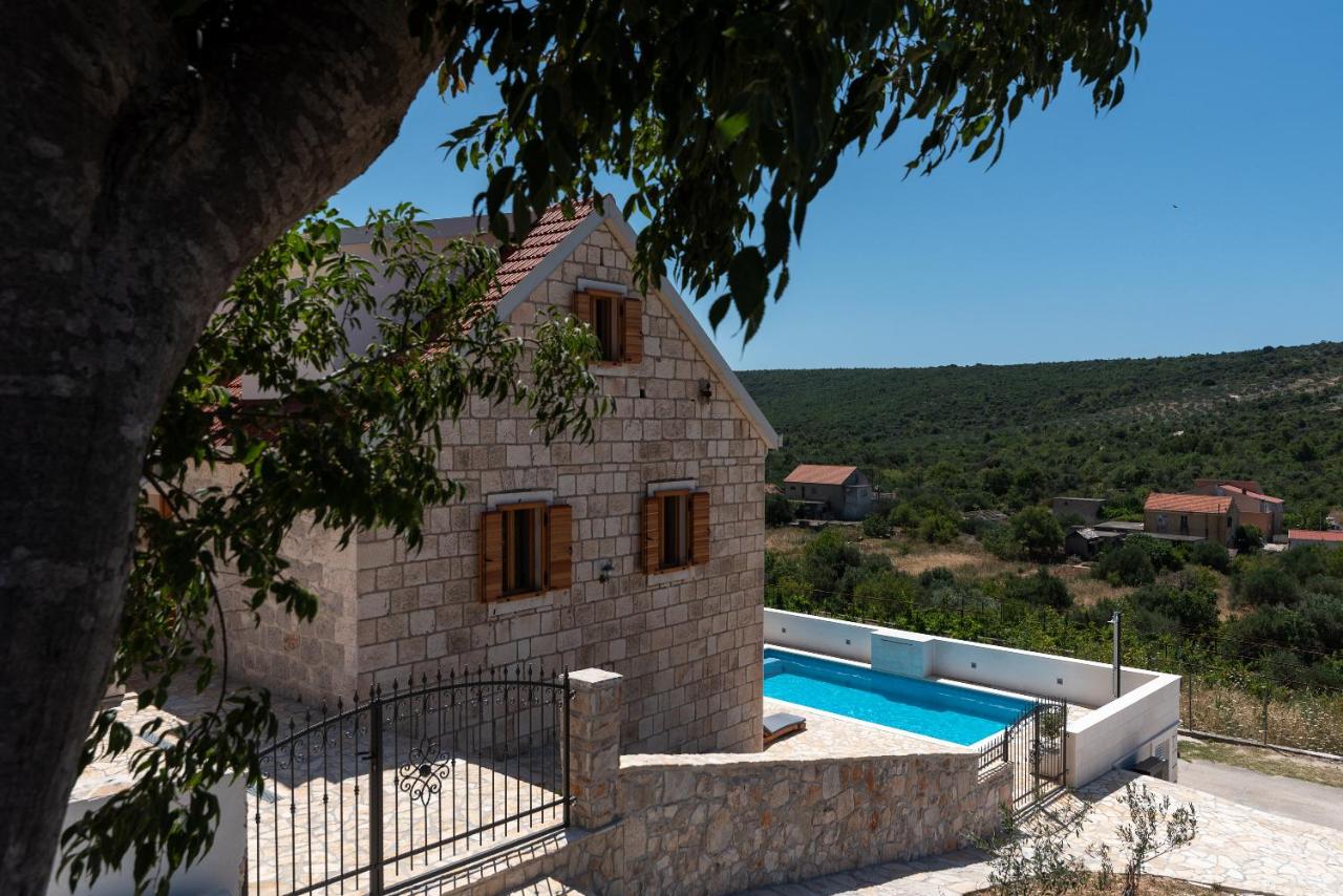 Stone house Grgo - B&B Podorljak