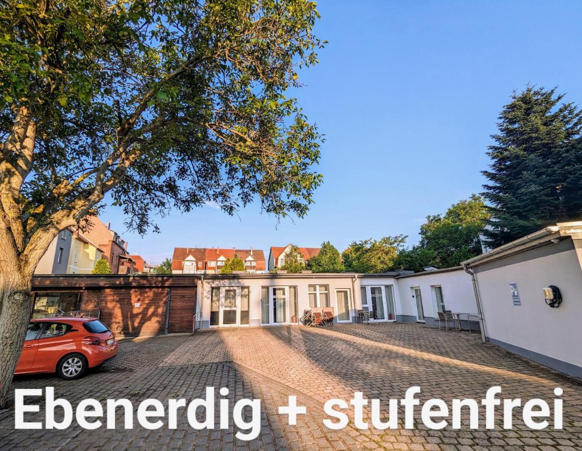 FeWo Urban Gotha-Apartment Ekhof- Am Schlosspark- Parken an der der Tür- Barrierefrei, 900 Meter zum Bahnhof - Wallbox - Chambres d'hôtes Gotha