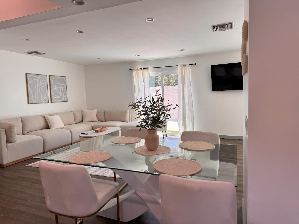 Fully remodeled 1-bedroom house with massive yard - Ferienwohnung
