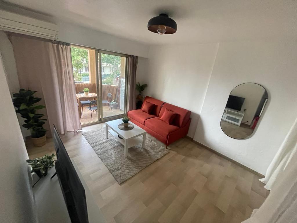 Joli Studio au centre de Juan les Pins - B&B