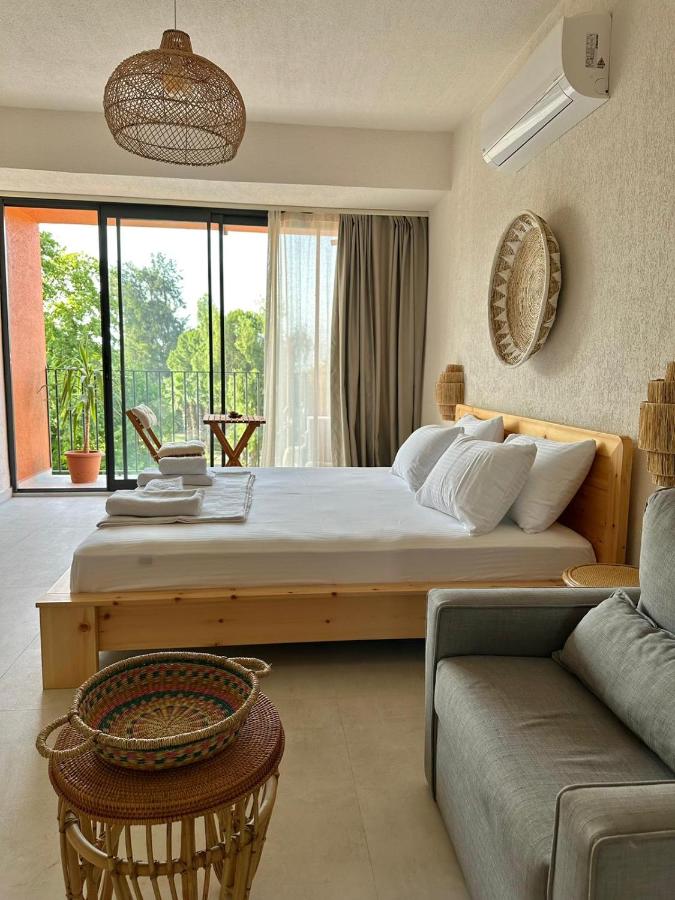 Deluxe Doppelzimmer (2 Erwachsene & 1 Kind)