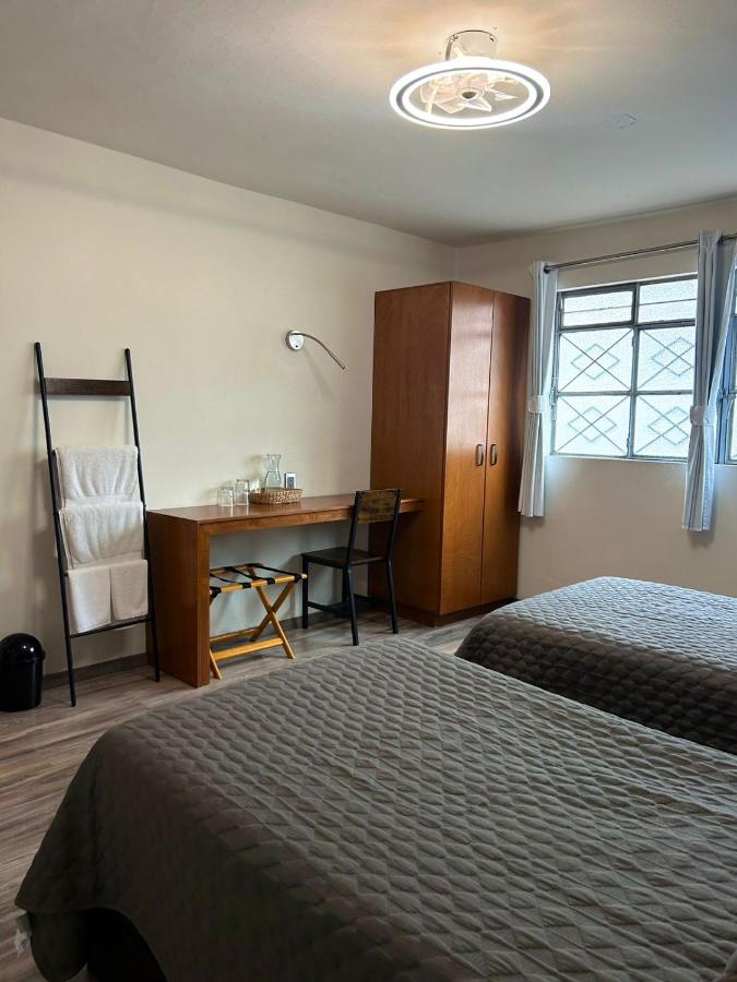El salto de Camela Hostal - B&B Uruapan