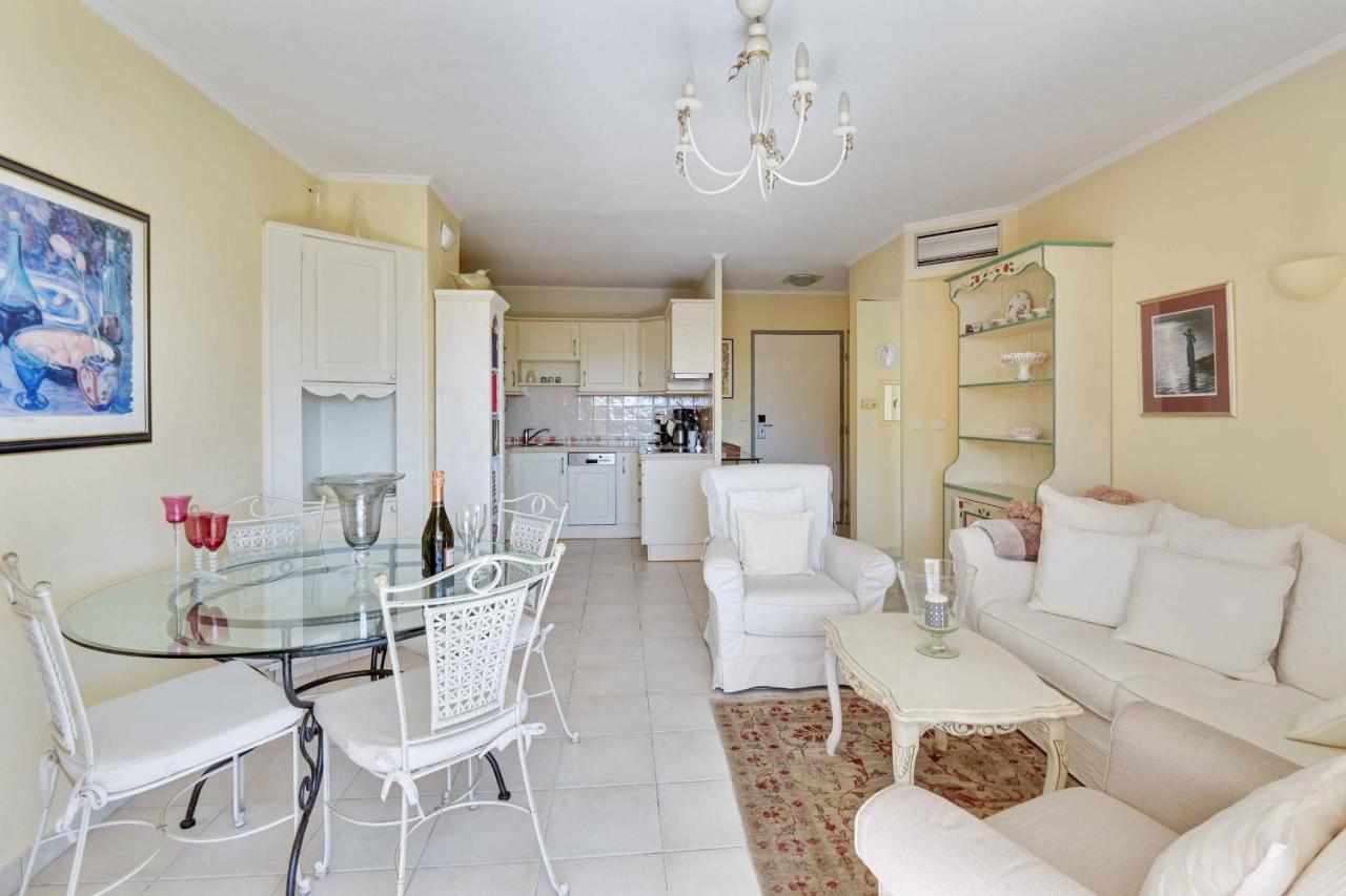 T3 in Mandelieu with Terrace AC Swimming Pool Tennis - BENAKEY - Chambres d'hôtes Mandelieu-La Napoule