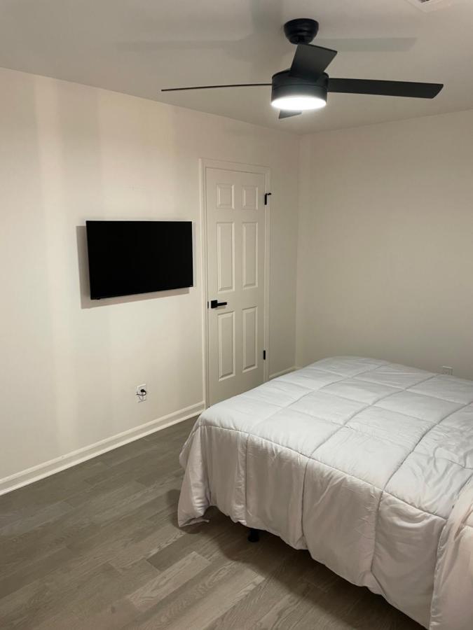 Cozy Contemporary Bungalow - B&B Decatur
