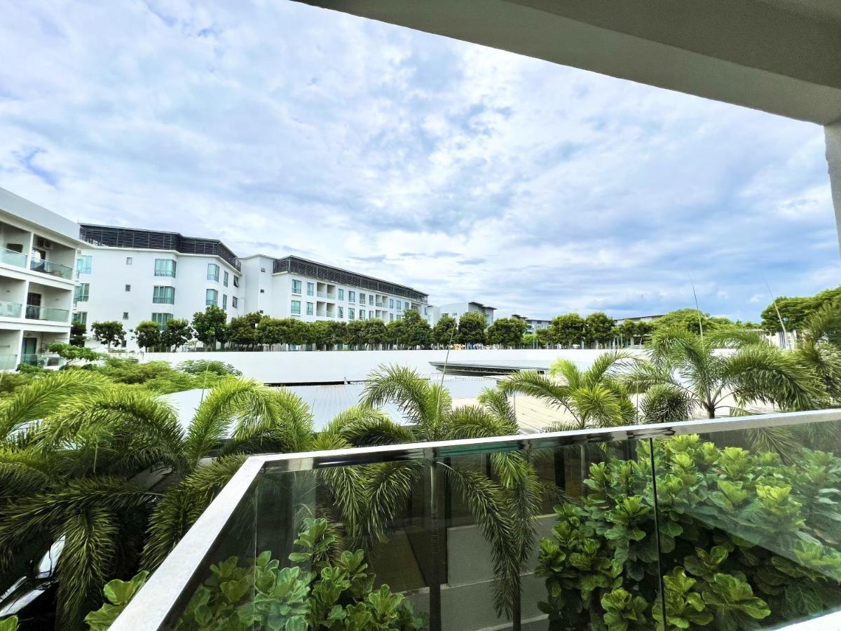 Apartment with View and Balcony