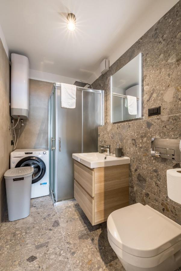 One-Bedroom Apartment with Balcony