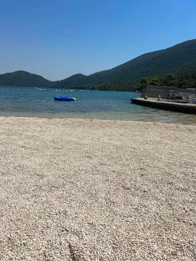 Apartmani Ana i Mia - B&B Ston