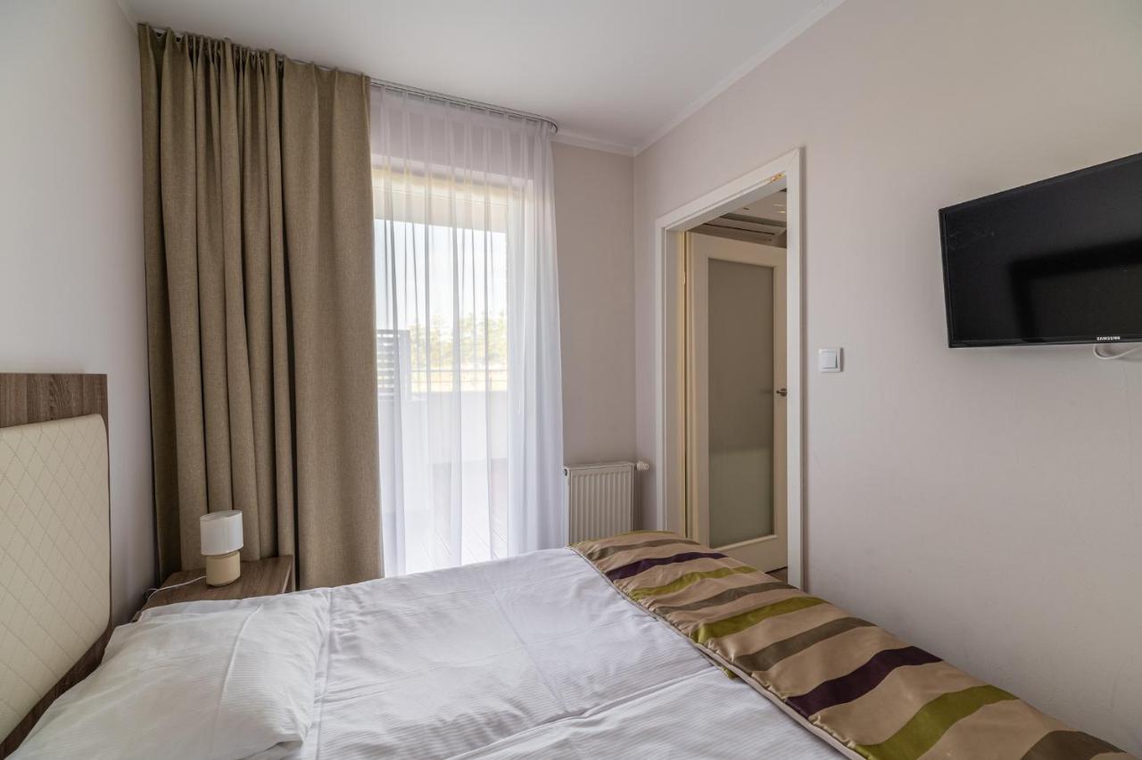 One-Bedroom Apartment with Terrace