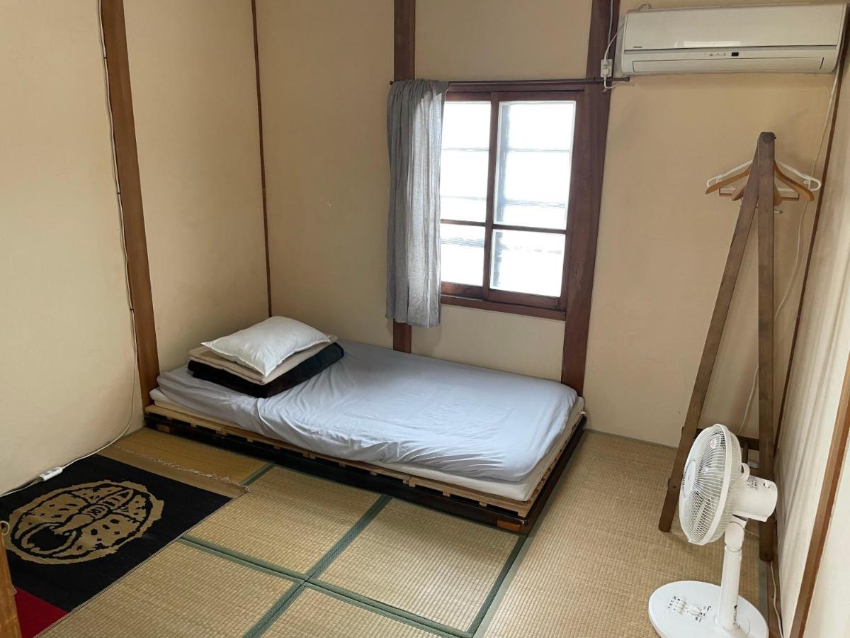 Single Room with Shared Bathroom
