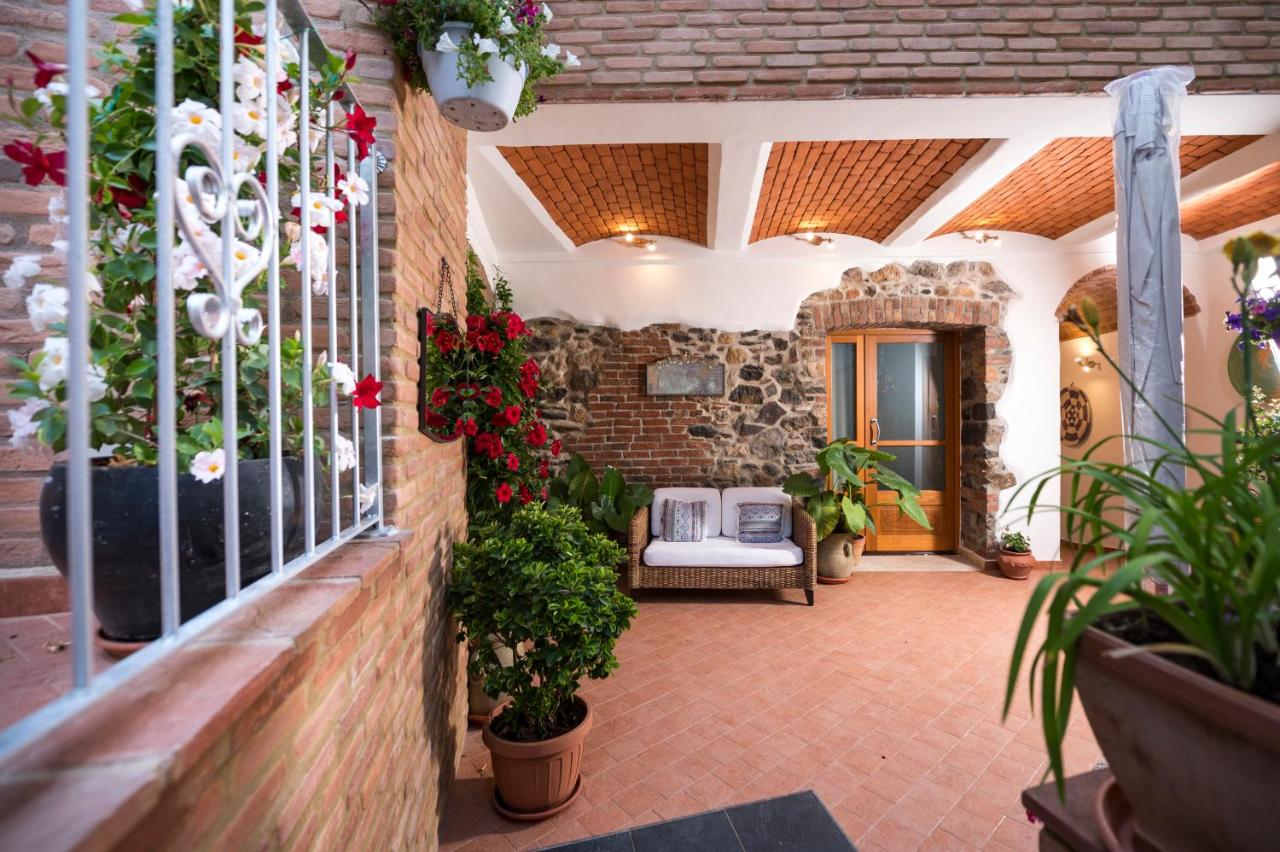 Domo Incantos - Bed and Breakfast Galtellì