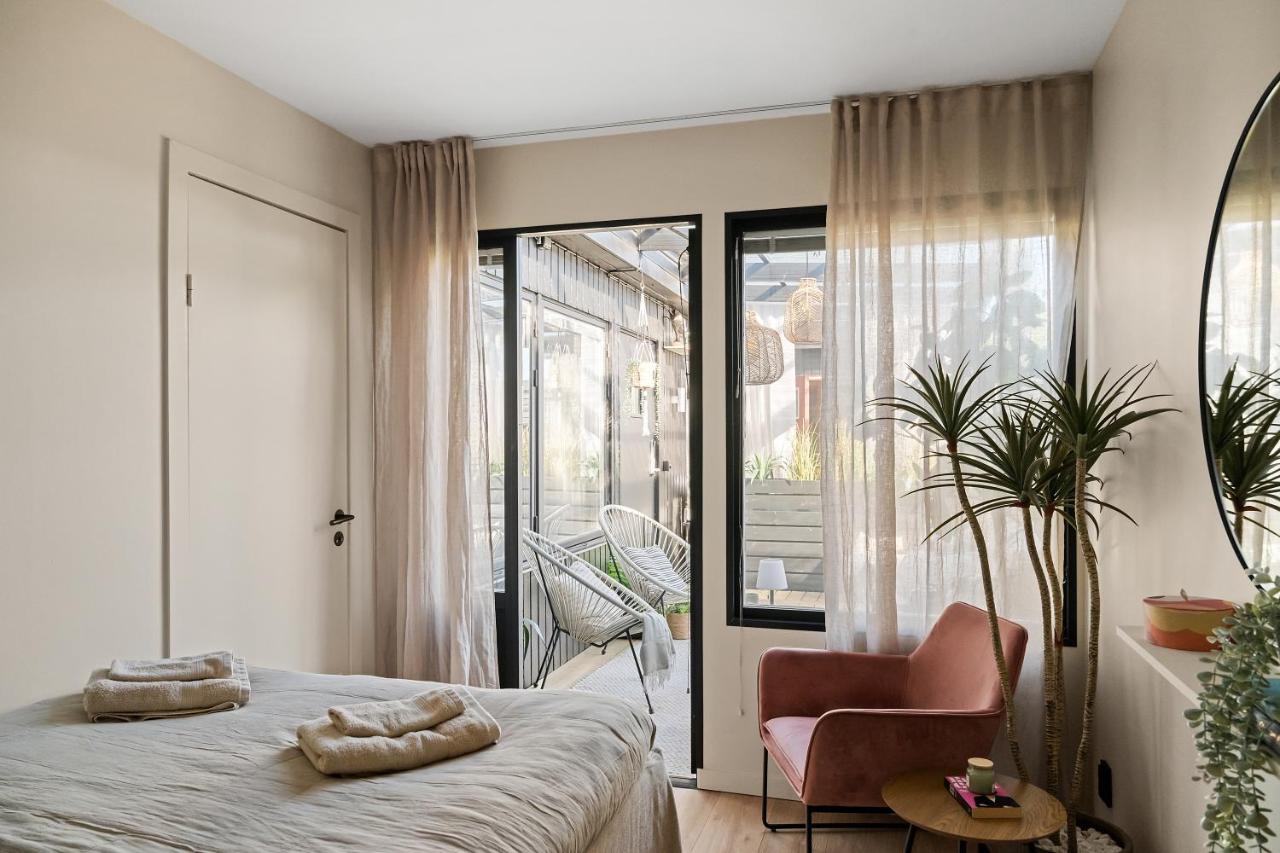 Superior One-Bedroom Apartment