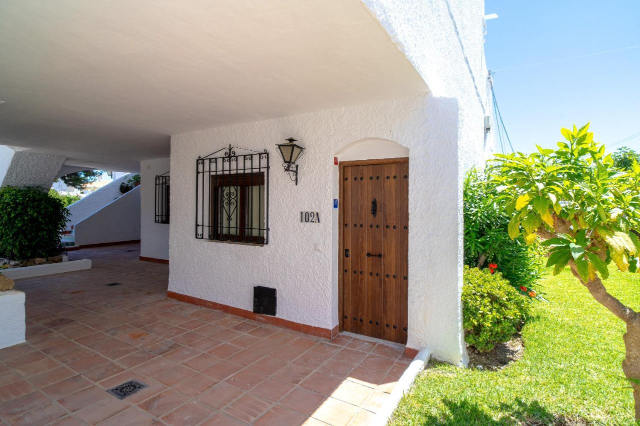 Deluxe One-Bedroom Apartment with Garden View