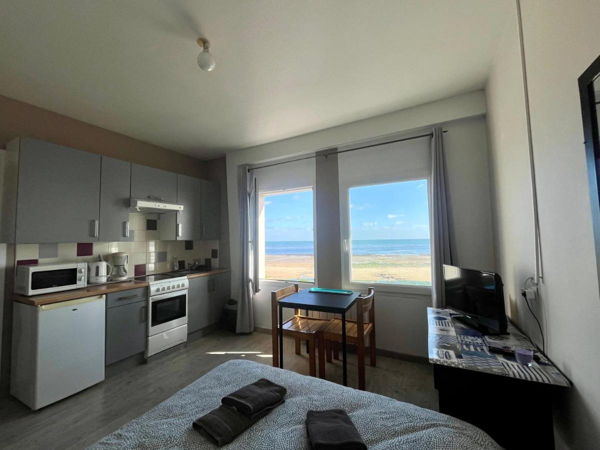 Studio with Sea View