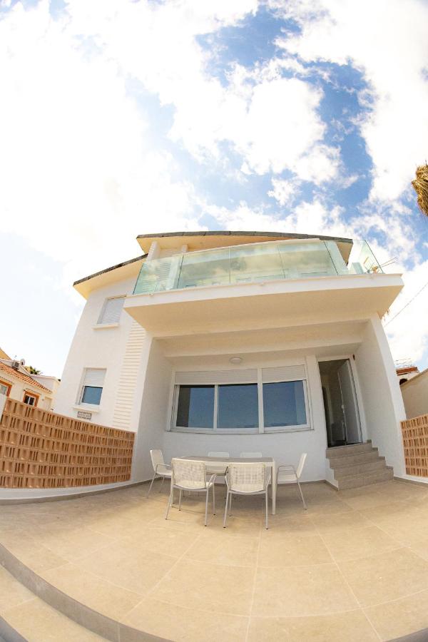 Vistas y terraza panorámica frente al mar en Denia, Las Rotas - Chambres d'hôtes Denia