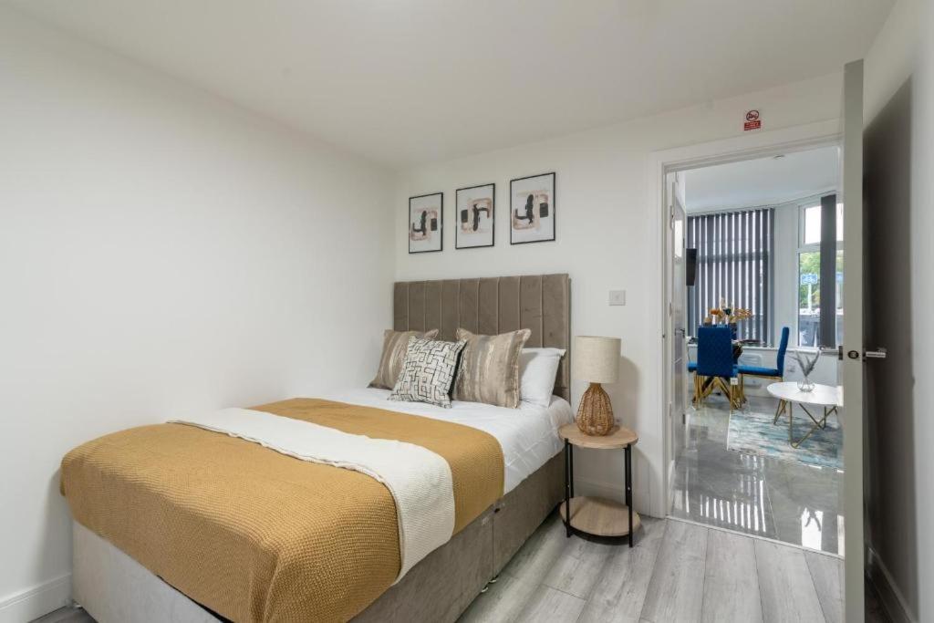 Oasis One-Bedroom Apartment