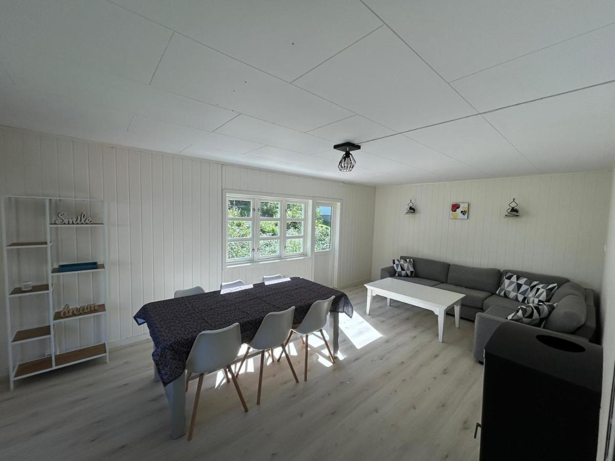 FERRYtale, cozy, spacious house on Senja - B&B