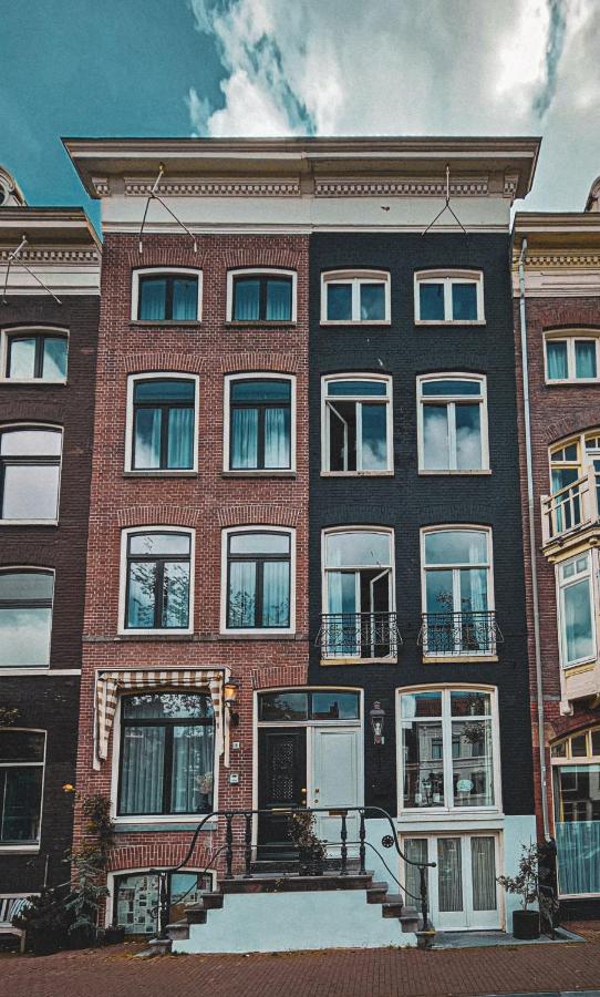 The Black Beauty private studio with canal view - B&B