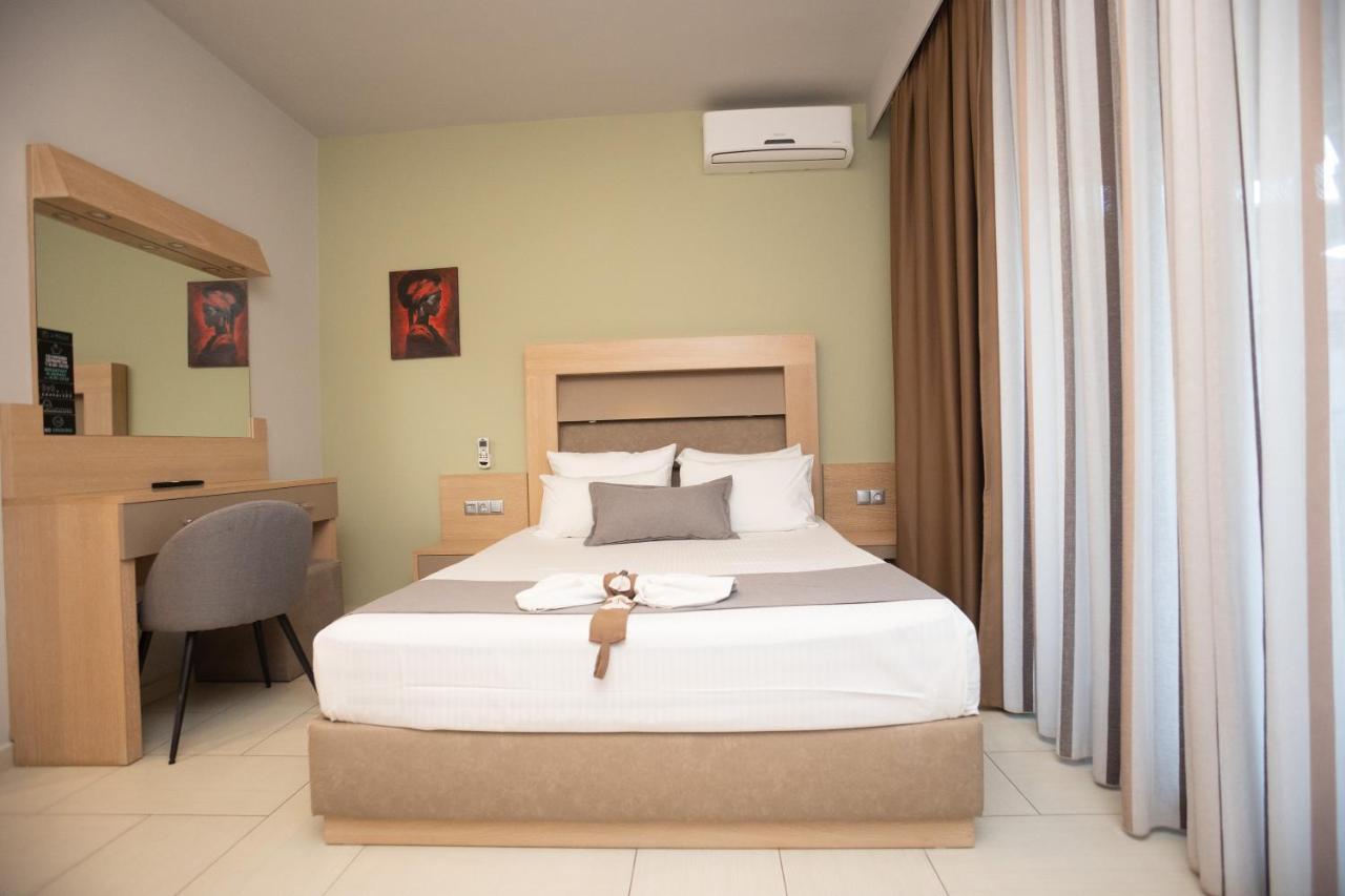 Deluxe Studio with Partial Sea View - Free Car Parking Spot