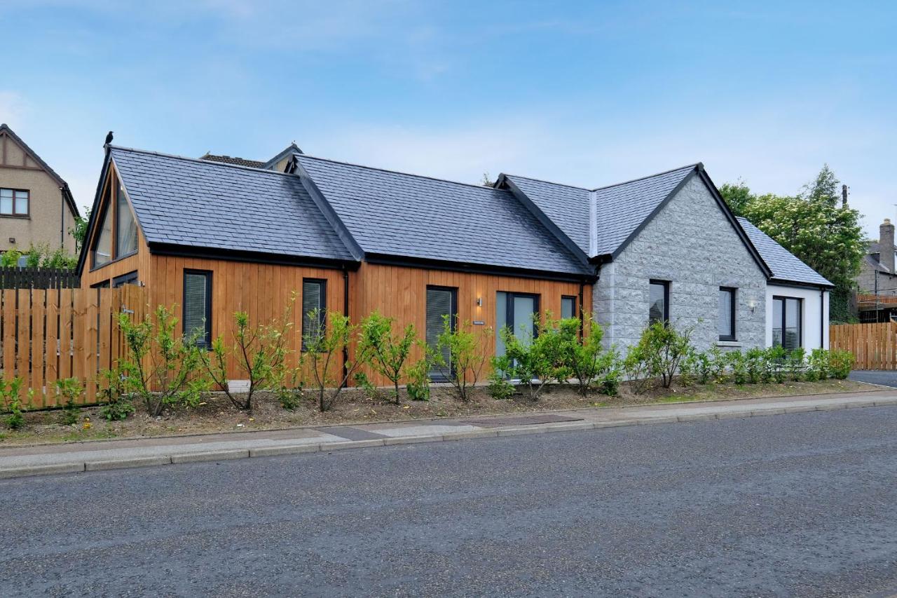 Contemporary Luxury Lodge, Aberdeen West - B&B