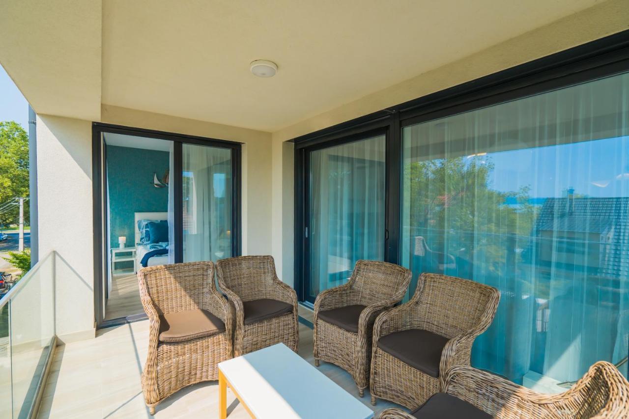 Blue Apartman Szántód - Bed and Breakfast Szántód