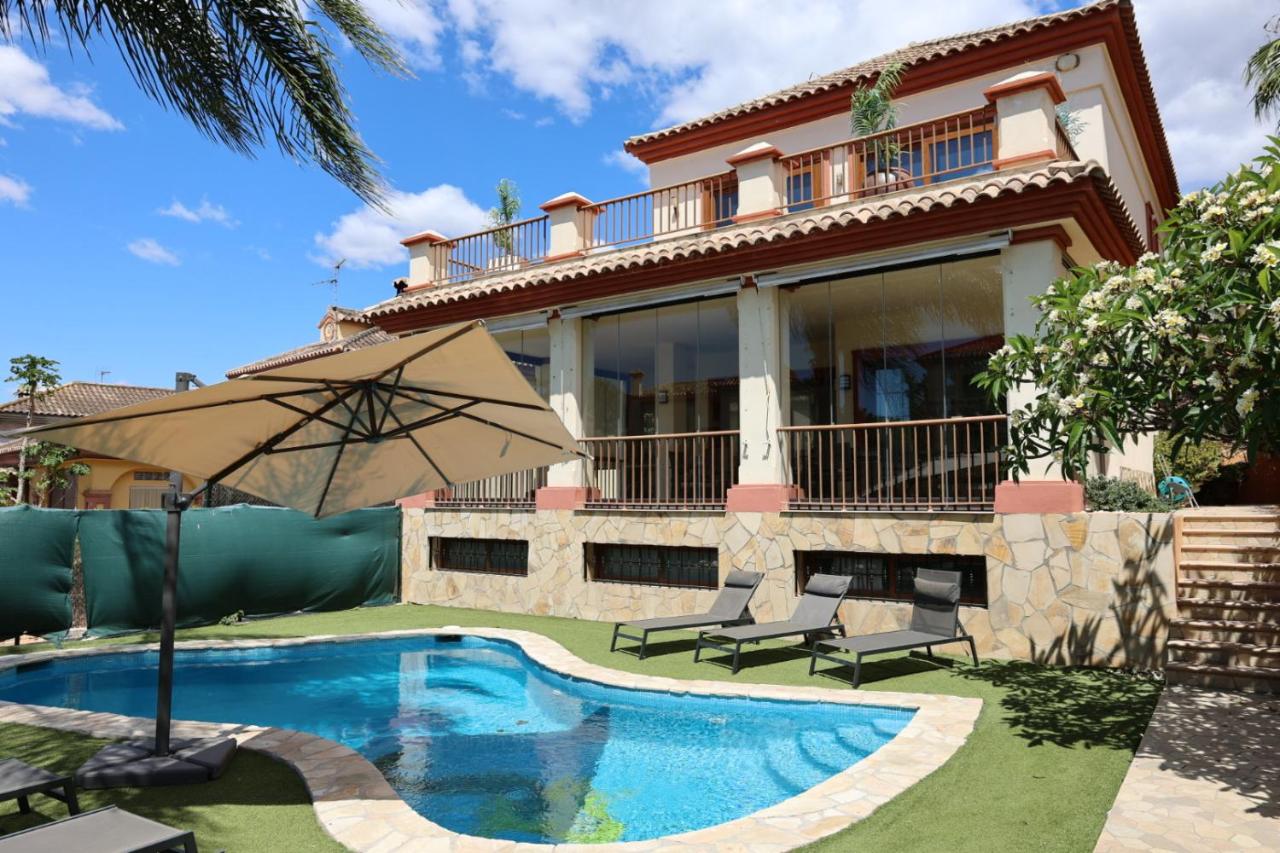 Precioso Chalet - Piscina- Garaje privado- Jardín - Ferienwohnung Marbella