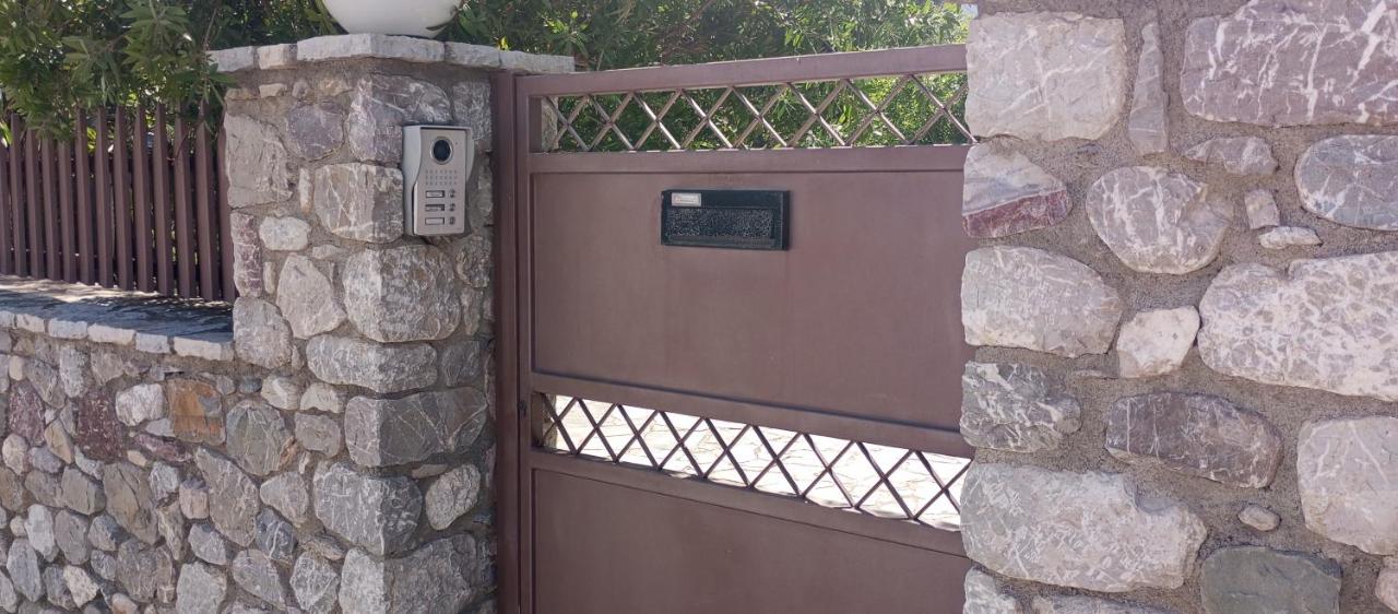 Villa Krina Rosa Aigio - Chambres d’hôtes