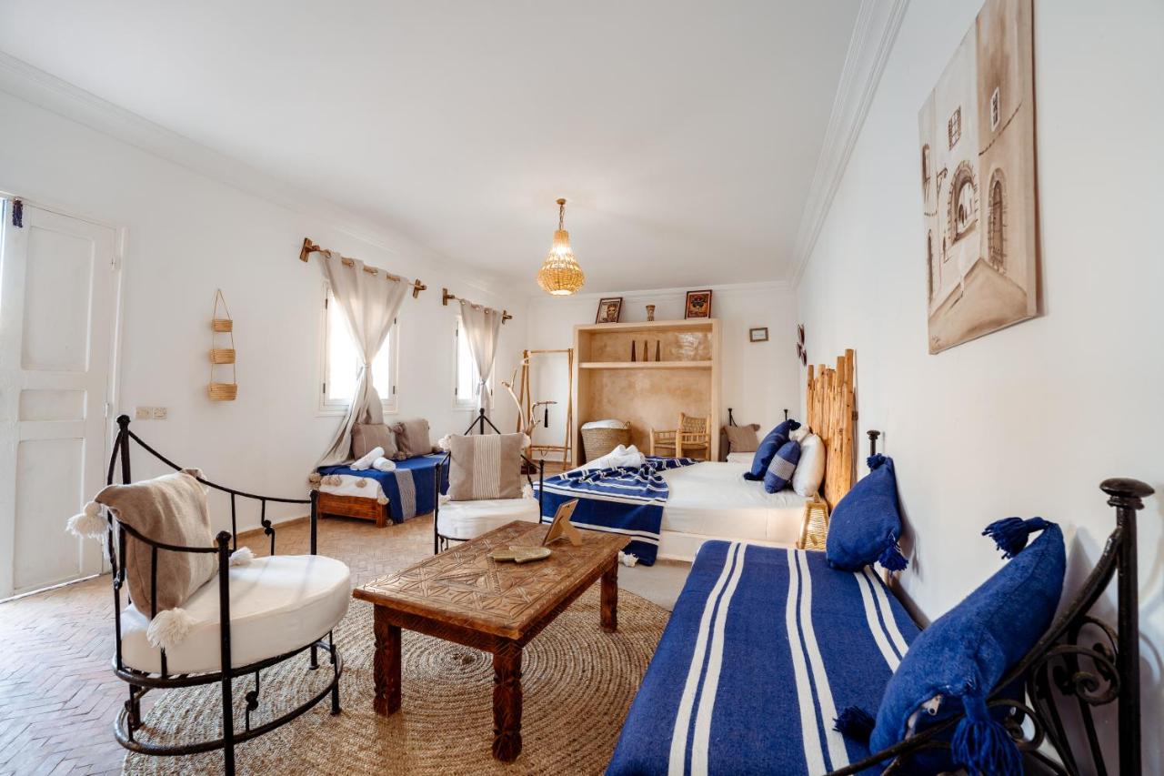 Chambre Triple avec Salle de Bains Privative