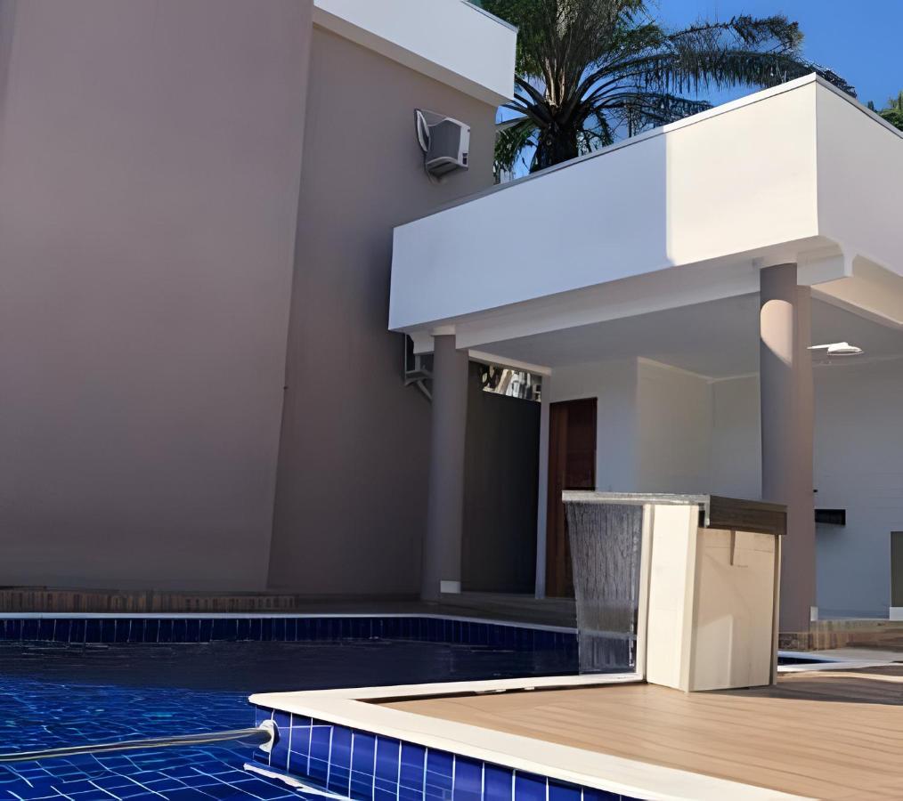 Condomínio com Piscina 500m á PRAIA de Taperapuan - B&B