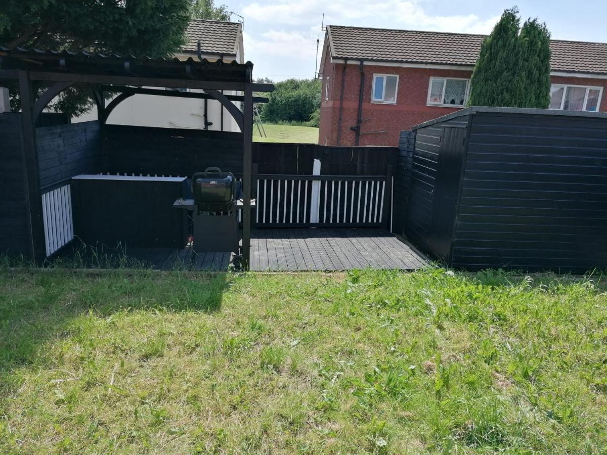 Affluent Living Property perfect for contractors and individuals - B&B Wigan