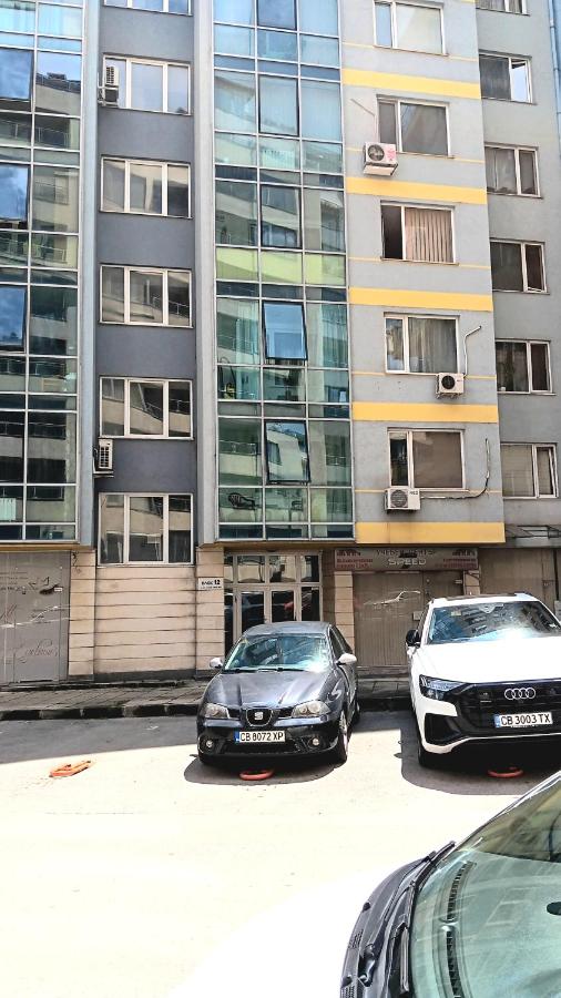 До мол България, Безплатен Подземен гараж - Ferienwohnung