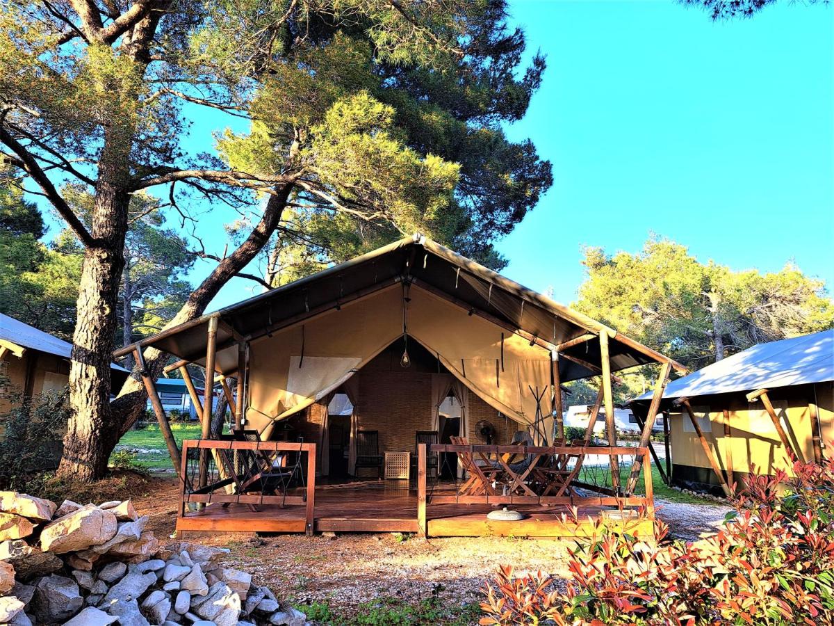 VELA Glamping - Camp Čikat - Lošinj - B&B Mali Lošinj