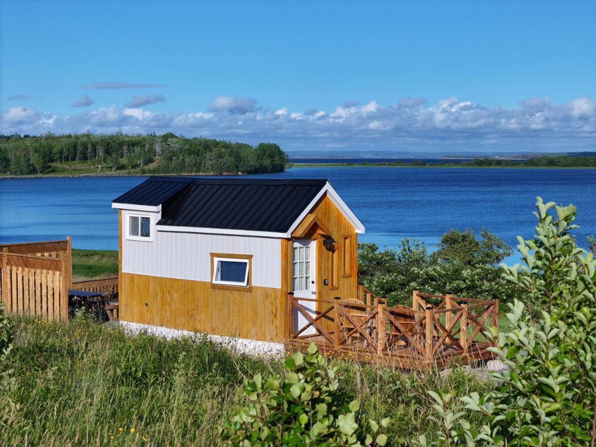 Waterfront Tiny House near Pomquet Beach- Winterized - B&B Antigonish
